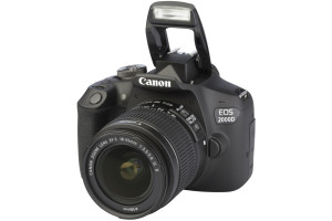 Canon EOS 2000D met EF-S 18-55mm f/3.5-5.6 IS II