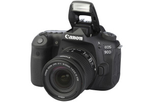 Canon EOS 90D met EF-S 18-55mm f/4.0-5.6 IS STM