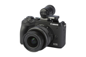 Canon EOS M6 II met EF-M 15-45mm f/3.5-6.3 IS STM en EVF-DC2