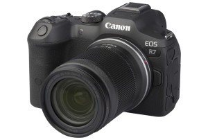 Canon EOS R7 met RF-S 18-150mm