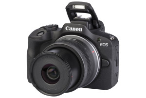 Canon EOS R100 met RF-S 18-45mm f/4.5-6.3 IS STM