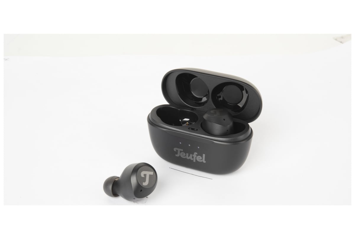 v1646409333/productvergelijker/HOOFDTELEFOONS/IC21776-0081-00_02-1