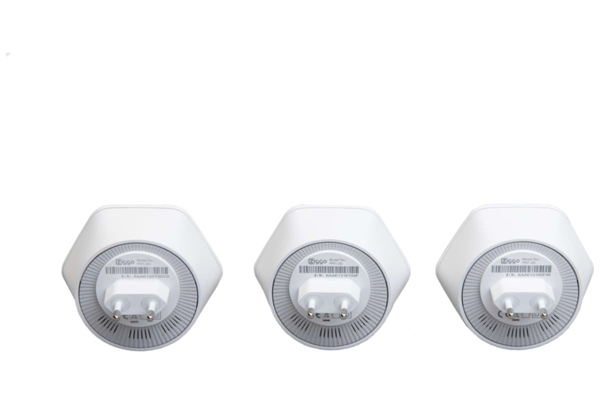 v1663834632/productvergelijker/WIFIVERSTERKERS/3%2Bpods%2Bstekker%2Bachterzijde-2