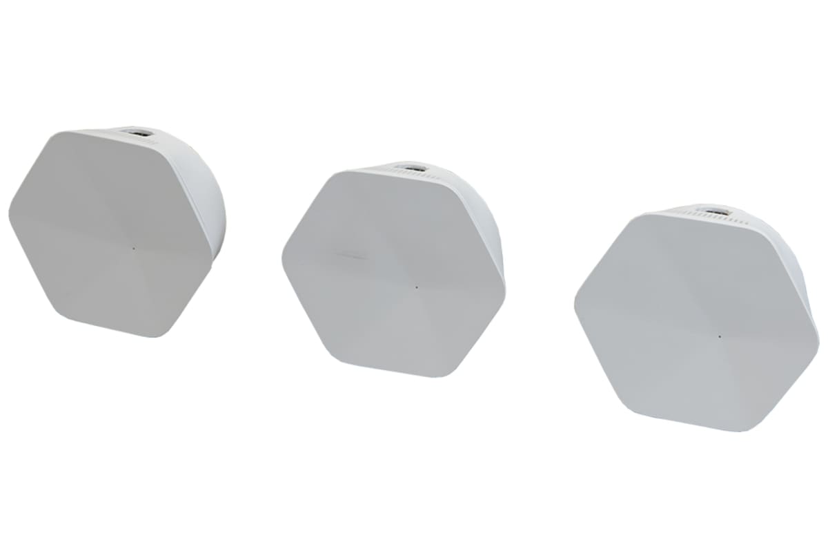 v1663834632/productvergelijker/WIFIVERSTERKERS/3%2Bpods%2Bstekker%2Bvoorzijde%2Bschuin-0