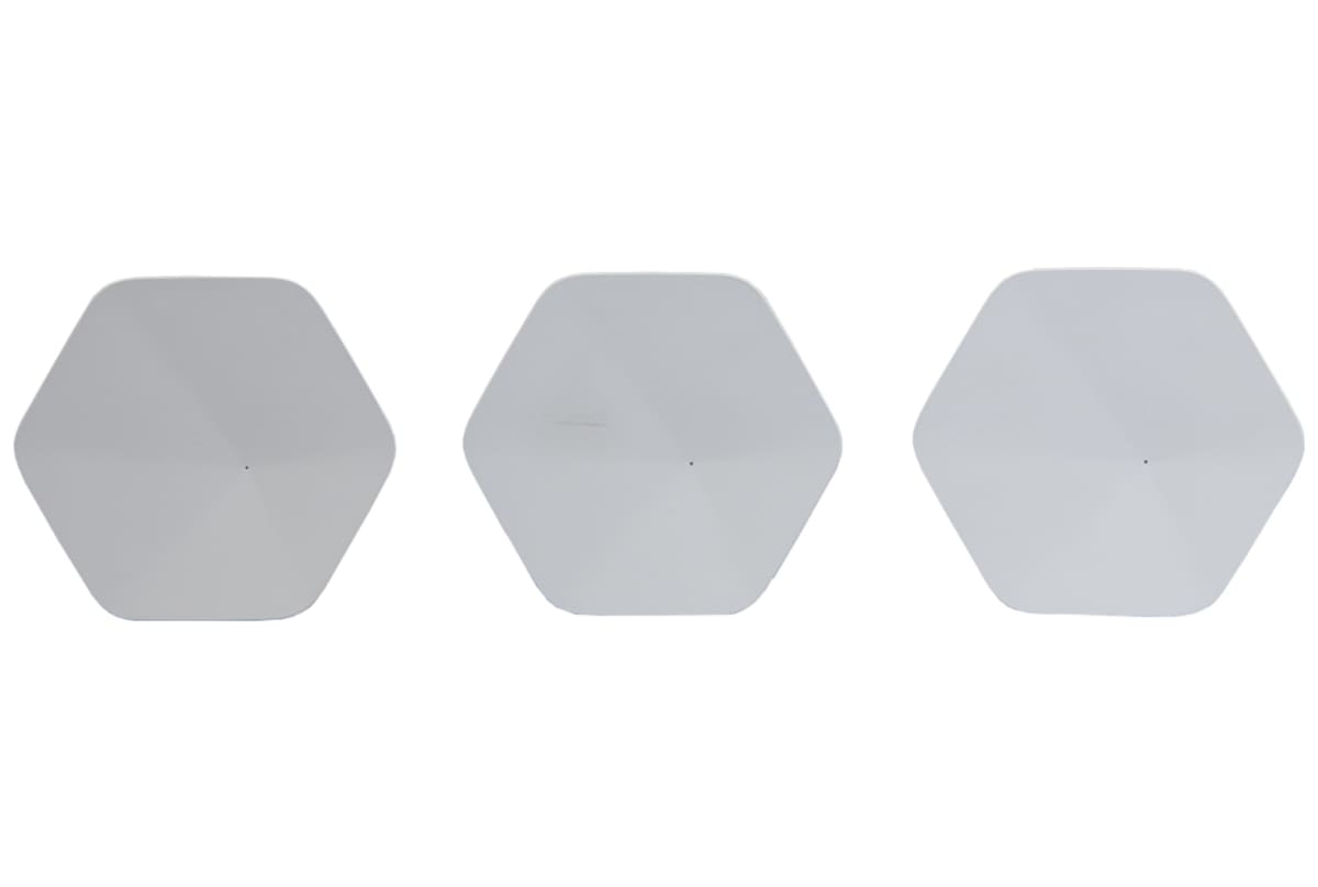 v1663837937/productvergelijker/WIFIVERSTERKERS/3%2Bpods%2Bstekker%2Bvoorzijde-3