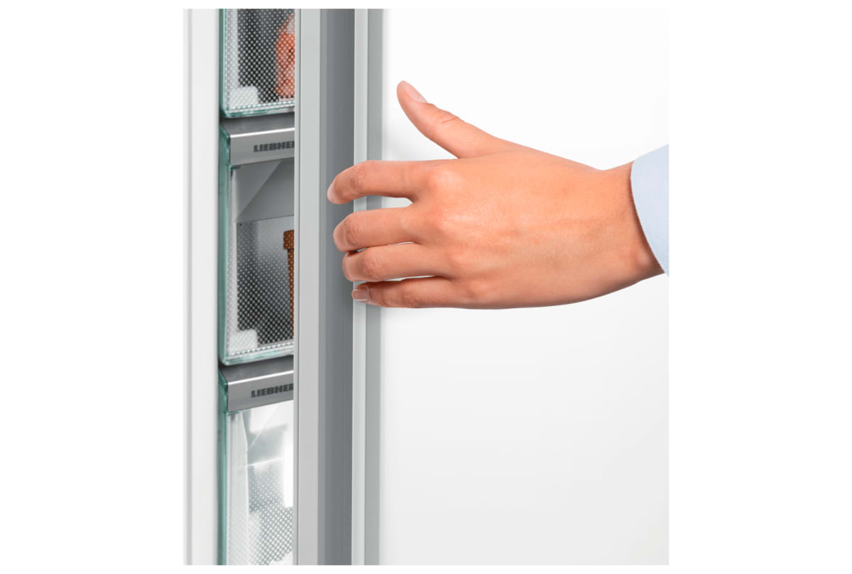 v1677760464/productvergelijker/VRIEZERS/22379334_kk_5-6