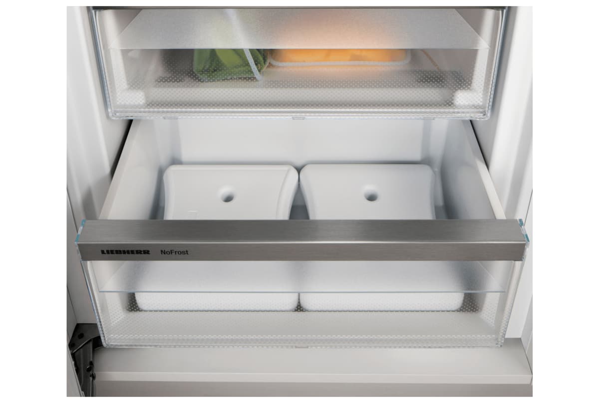 v1678090852/productvergelijker/VRIEZERS/21235126_kk_5-7