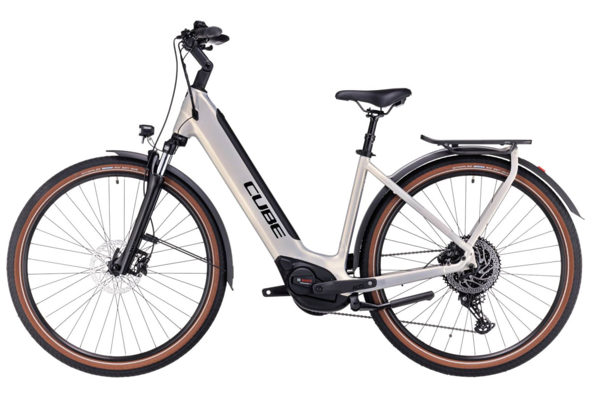 v1682388909/productvergelijker/ELFIETS/20230175A03_Cube_Touring_Hybrid_Pro_625_pearlysilver%25C2%25B4n%25C2%25B4black_Easy_Entry-2