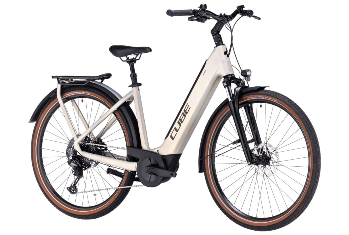 v1682388923/productvergelijker/ELFIETS/20230175A01_Cube_Touring_Hybrid_Pro_625_pearlysilver%25C2%25B4n%25C2%25B4black_Easy_Entry-4