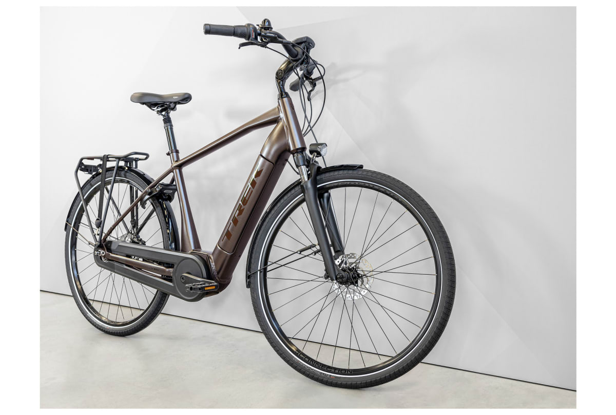 v1682783016/productvergelijker/ELFIETS/20230296B01_Trek_District%252B_3_400Wh-1