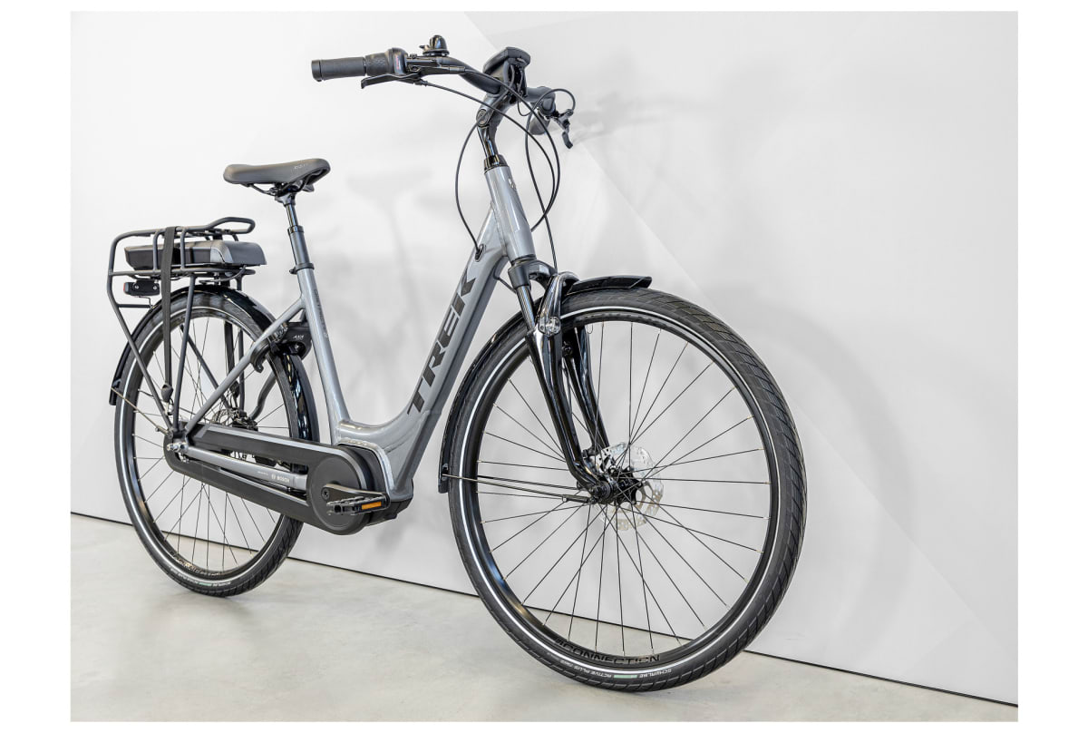 v1683658610/productvergelijker/ELFIETS/IC23186-0293-02-00_01_Trek%2BDistrict%252B%2B2%2BLowstep%2B300Wh-1