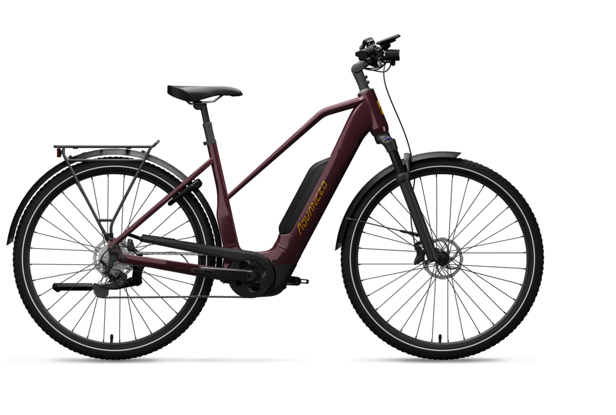 v1685619756/productvergelijker/ELFIETS/20230827C_0%2BTrekking_Plus_Mixed_RED_4K_sideview_v01-shadow-1%2BAdvanced%2BTrekking%2BPlus%2BDeore%2B10%2B725Wh%2BMixed%2B-0