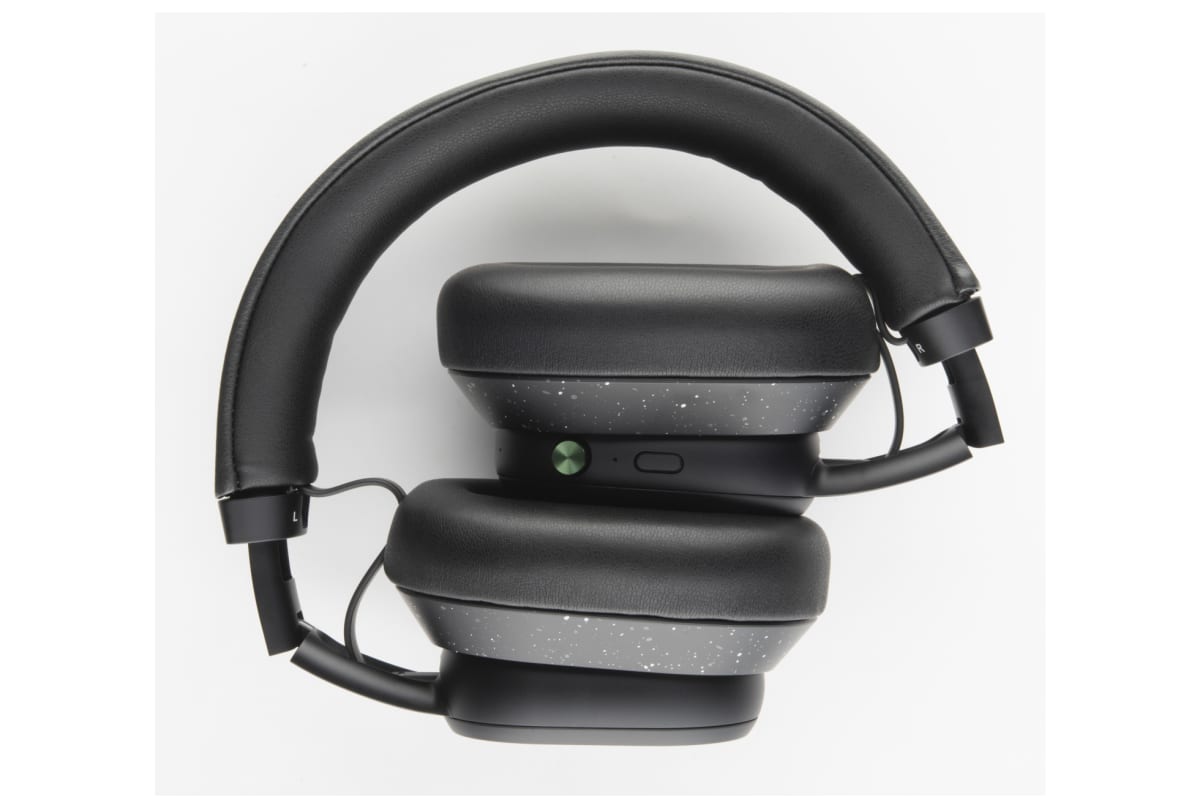 v1693475392/productvergelijker/HOOFDTELEFOONS/IC21776-0201-00_03-2