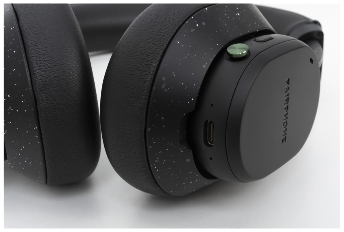 v1693475395/productvergelijker/HOOFDTELEFOONS/IC21776-0201-00_02-1