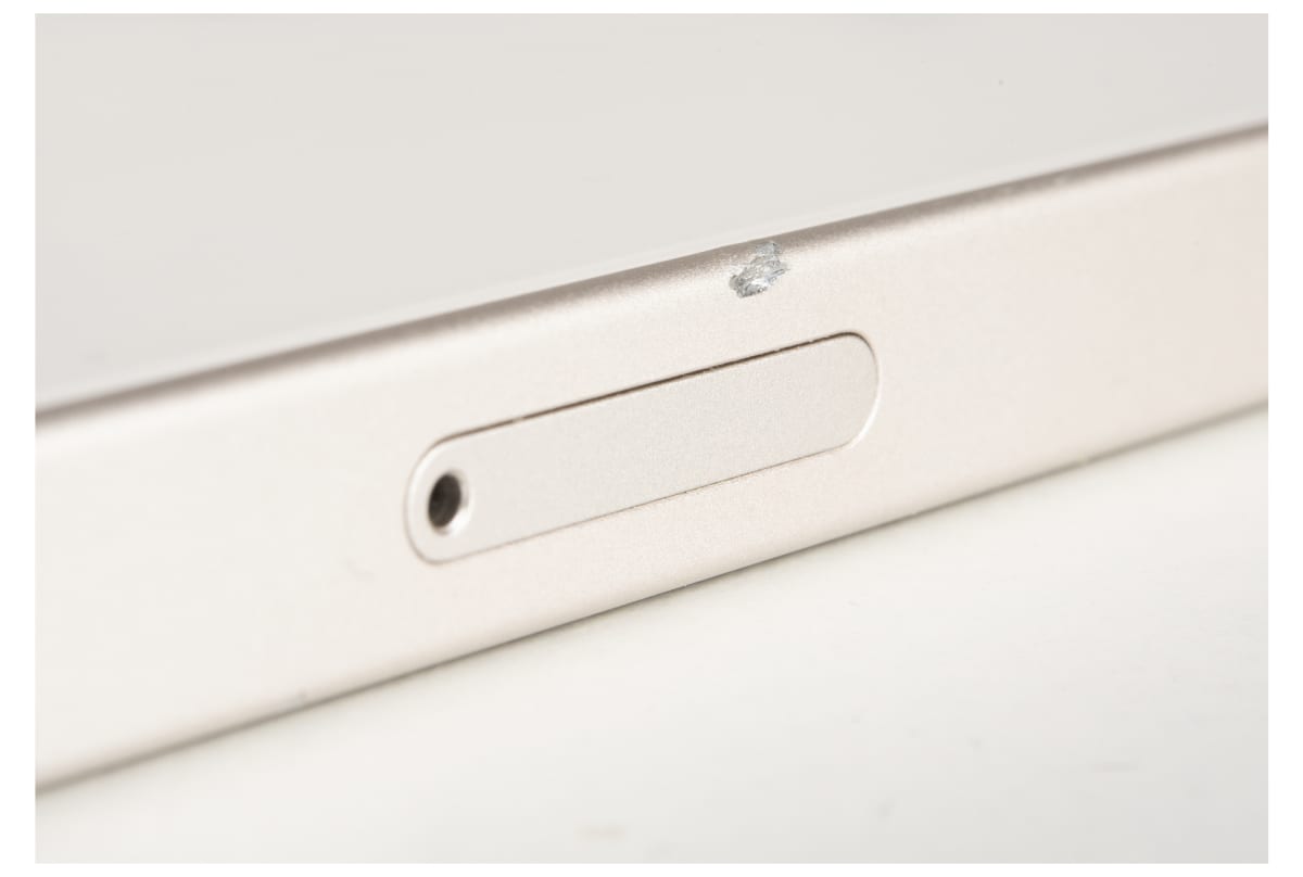 v1704874209/productvergelijker/MOBTEL/appleiphone12valtestschade0127-75_03-8
