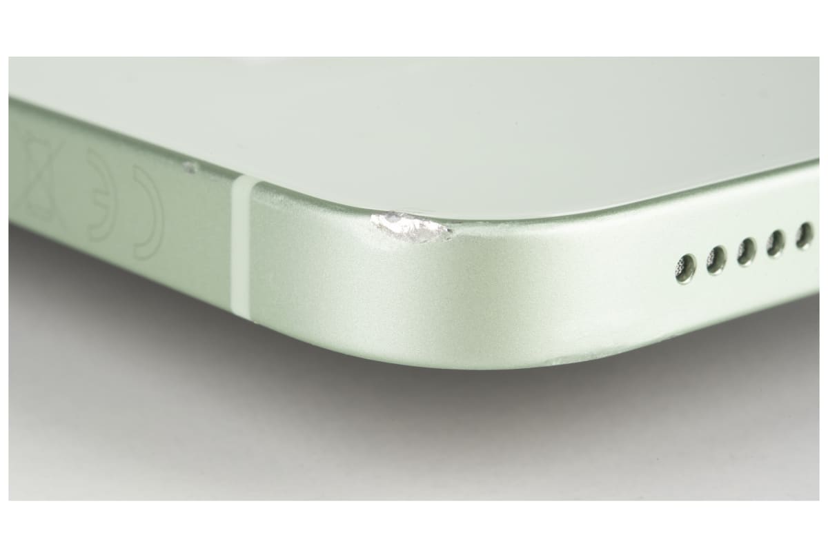 v1704874669/productvergelijker/MOBTEL/appleiphone12valtestschade0127-76_02-6