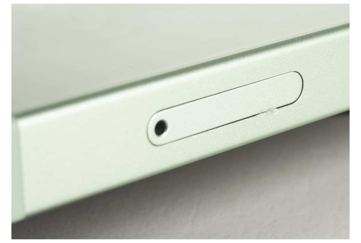 v1704874669/productvergelijker/MOBTEL/appleiphone12valtestschade0127-76_04-8