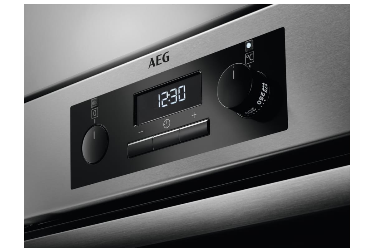 v1740588424/productvergelijker/OVENS/18931227_kk_4-2