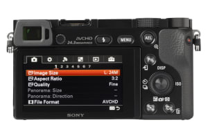 Sony - Alpha 6000 met Zeiss Vario-Tessar E 4 16-70mm ZA OSS T* - 1