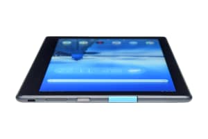 Lenovo - Tab E10 (32GB) - 1