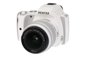 Pentax K-S1 met DA L 1:3.5-5.6 18-55mm AL