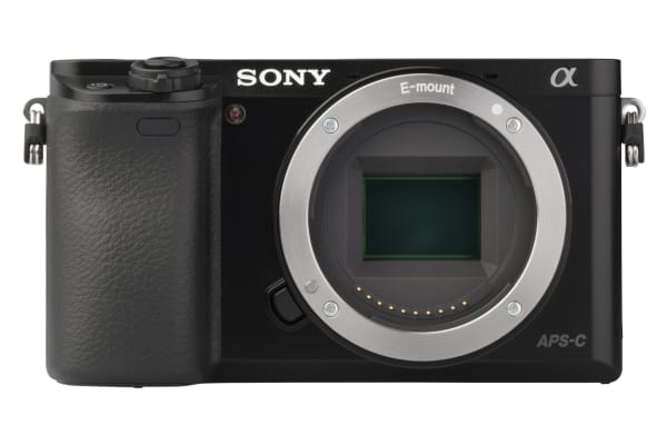 Sony - Alpha 6000 met Zeiss Vario-Tessar E 4 16-70mm ZA OSS T* - 4