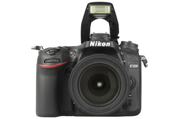 Nikon - D7200 met Sigma C 18-200mm 1:3.5-6.3 DC MACRO OS HSM - 1