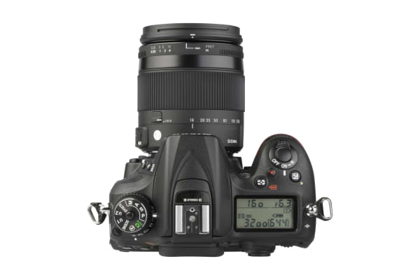 Nikon - D7200 met Sigma C 18-200mm 1:3.5-6.3 DC MACRO OS HSM - 3