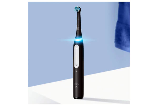 Oral-B - iO 4n (2 houders, wit, zwart) - 2