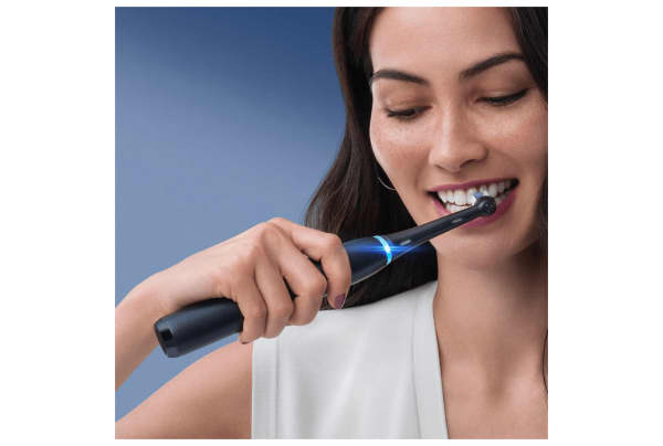 Oral-B - iO 4n (2 houders, wit, zwart) - 4