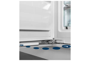 v1678090860/productvergelijker/VRIEZERS/21235126_kk_7-9