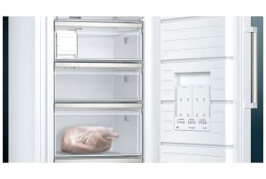 v1690967777/productvergelijker/VRIEZERS/13732611_kk_7-4