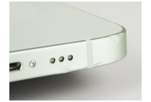 v1704874669/productvergelijker/MOBTEL/appleiphone12valtestschade0127-76_03-7