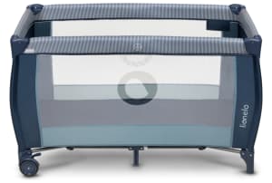v1728389588/productvergelijker/CAMPINGBEDJES/lionelo-sven-plus-blue-navy-cot-2in1%2Bvoorkant-4