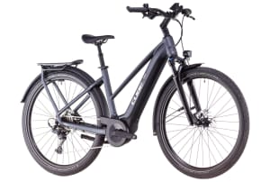v1728833156/productvergelijker/ELFIETS/20236105C_01_Cube%2BTouring%2BHybrid%2BPro%2B625%2Btrapeze%2Bmetallicgrey%25C2%25B4n%25C2%25B4chrome-3