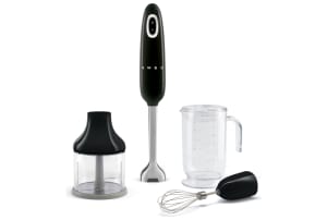 v1767527499/productvergelijker/STAAFMIX/IC23595-0070-00%2BSmeg%2BStaafmixer%2Bmet%2Baccessoires%2Bzwart1-0